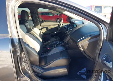 2017 Ford Focus St from USA, damaged, VIN 1FADP3L99HL334116